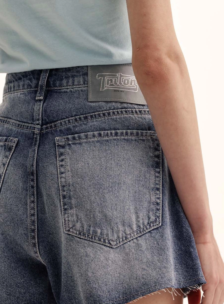 Short Jeans Feminino Bainha Desfiada - Maite Índigo 3
