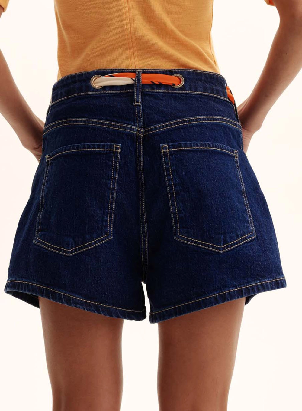 Short Jeans Feminino Com Faixa - Maite Índigo 4