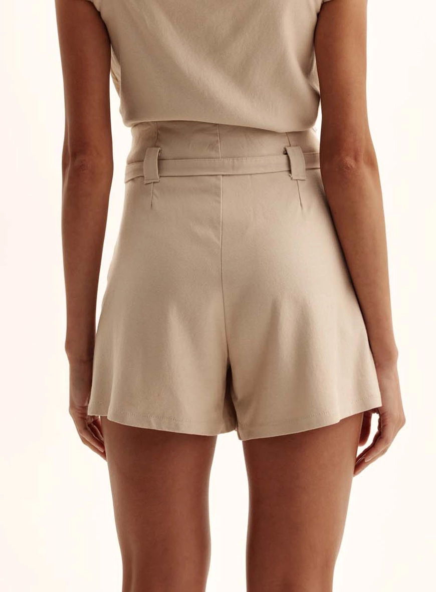 Short Feminino Sarja Com Cinto Bege 4