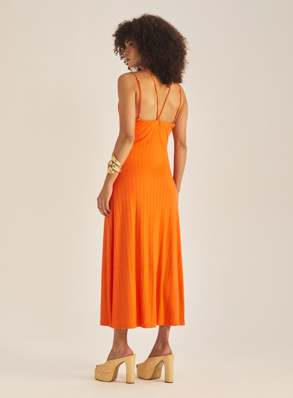Vestido Evasê Alça Dupla E Decote V Laranja 4
