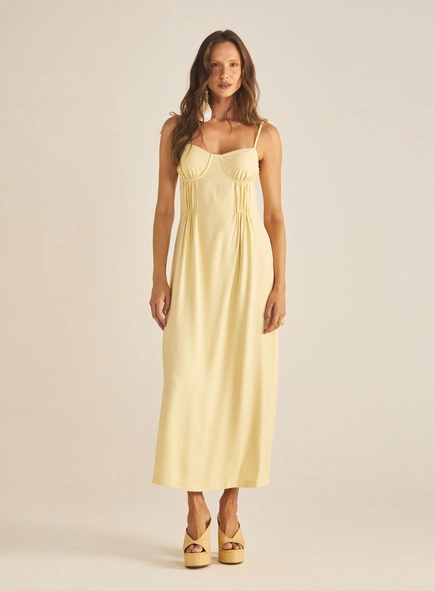 Vestido Evasê Busto Marcado E Amarração