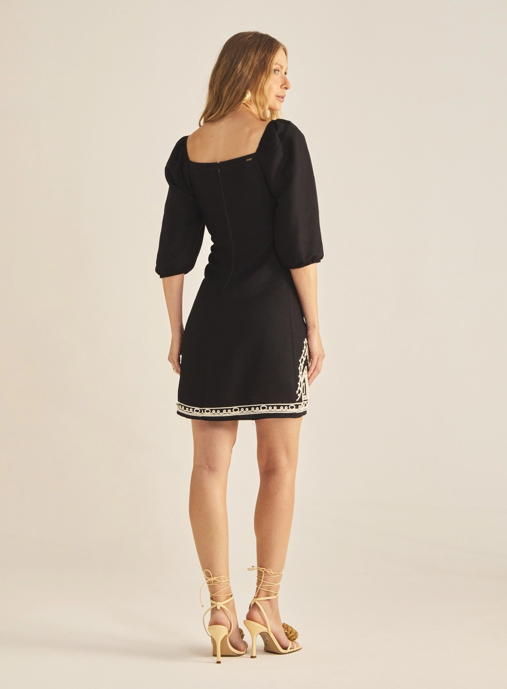 Vestido Alfaiataria Linho Bordado Preto 4