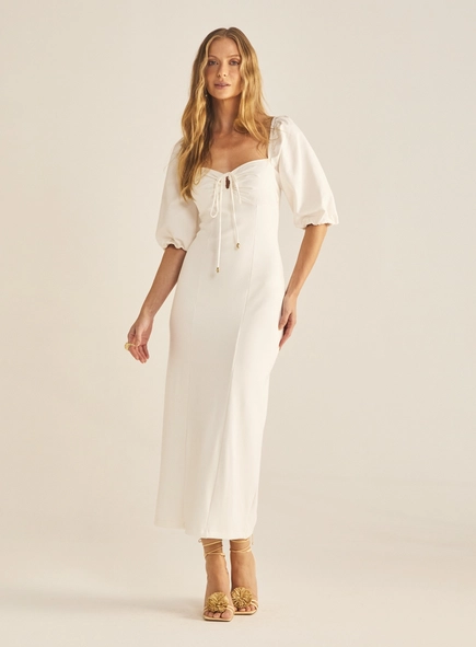 Vestido Slim Manga Bufante E Decote Coração
