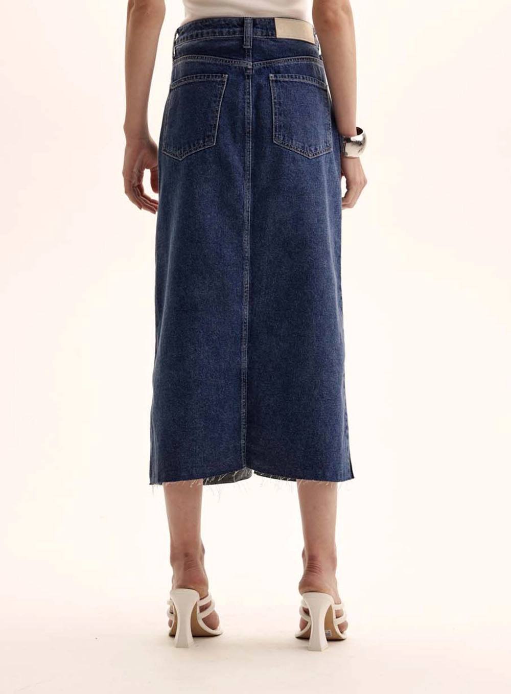 Saia Jeans Stella Barra Desfiada Com Fenda Índigo 4