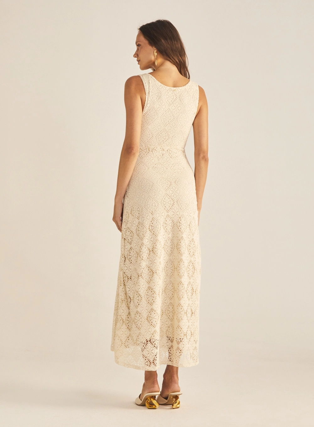 Vestido Em Renda Com Recorte Bege 4