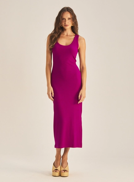 Vestido Slim Com Fenda Canelado