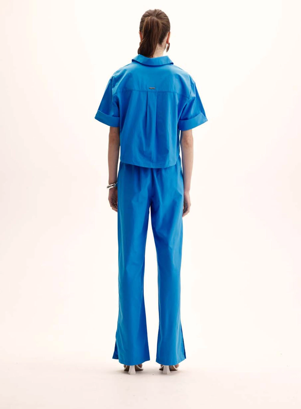 Camisa Feminina Oversized Curta Manga Dobrada Azul 4