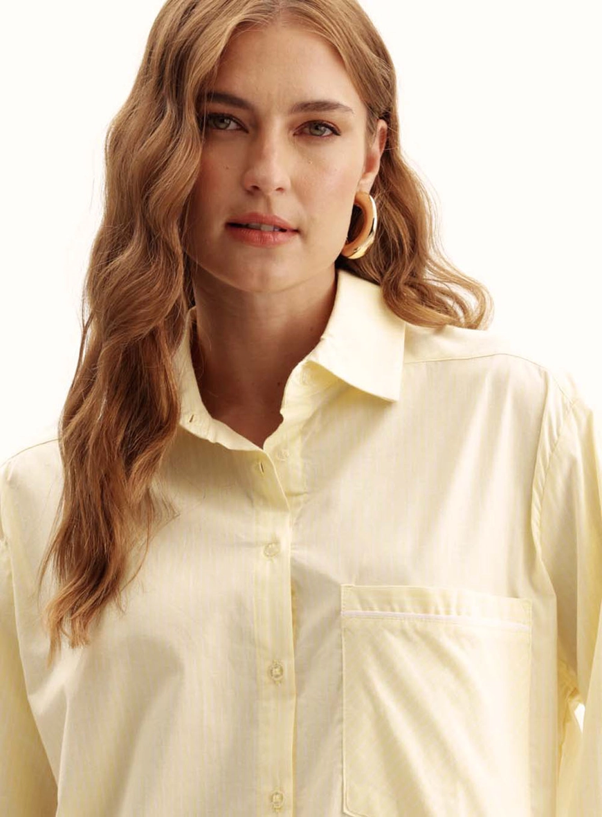 Camisa Feminina Oversized Com Bolsos Amarelo 3