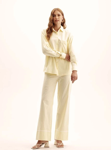 Camisa Feminina Oversized Com Bolsos