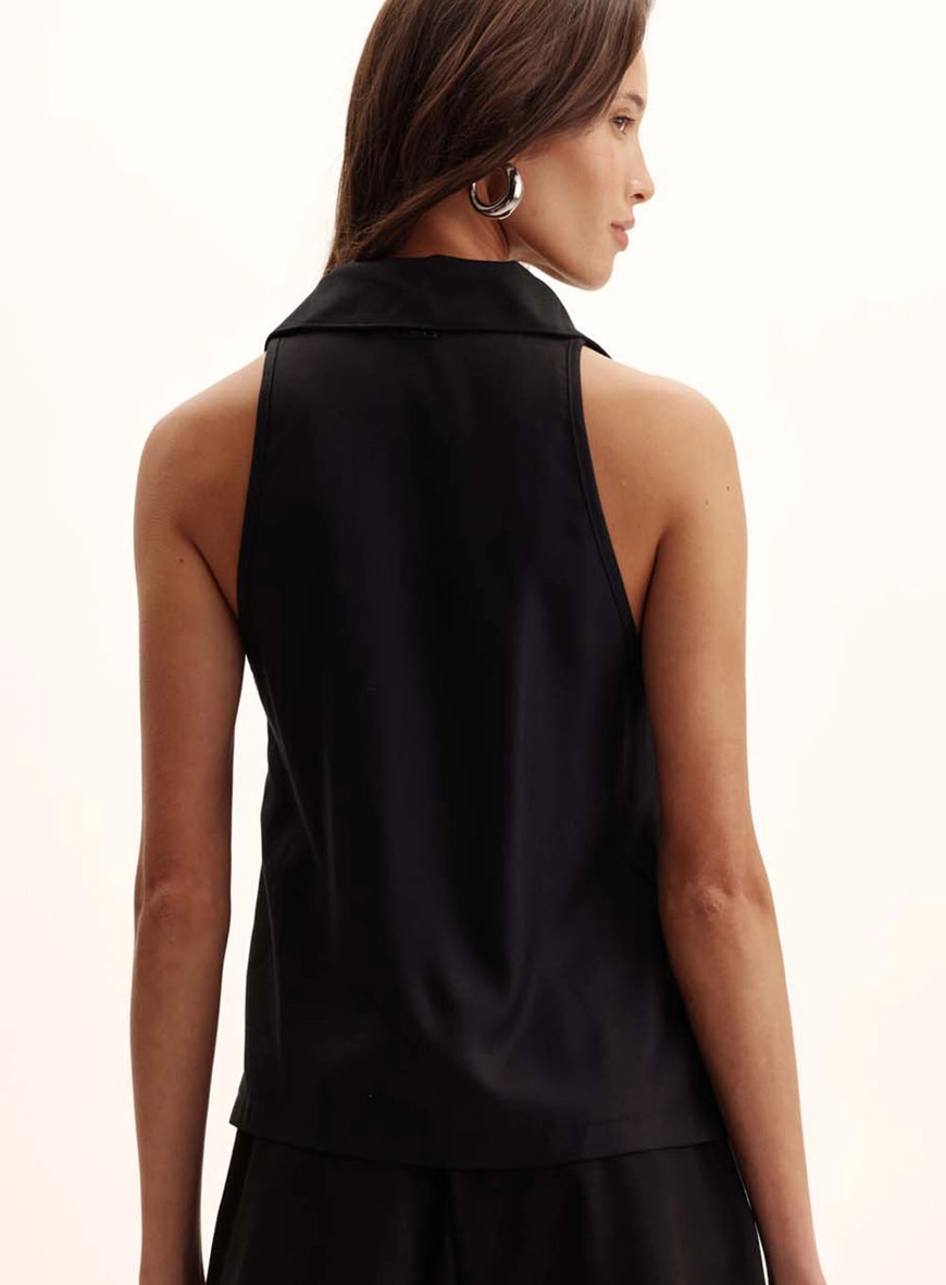 Camisa Feminina Comfort Sem Mangas Preto 4
