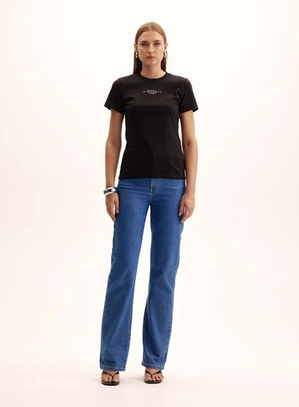 Camiseta Feminina Slim Decote Redondo
