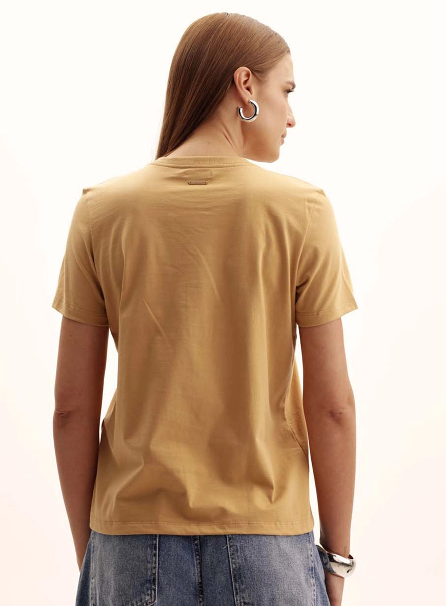 Camiseta Feminina Comfort Manga Curta Bege 4