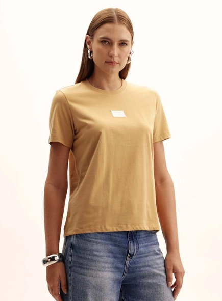 Camiseta Feminina Comfort Manga Curta