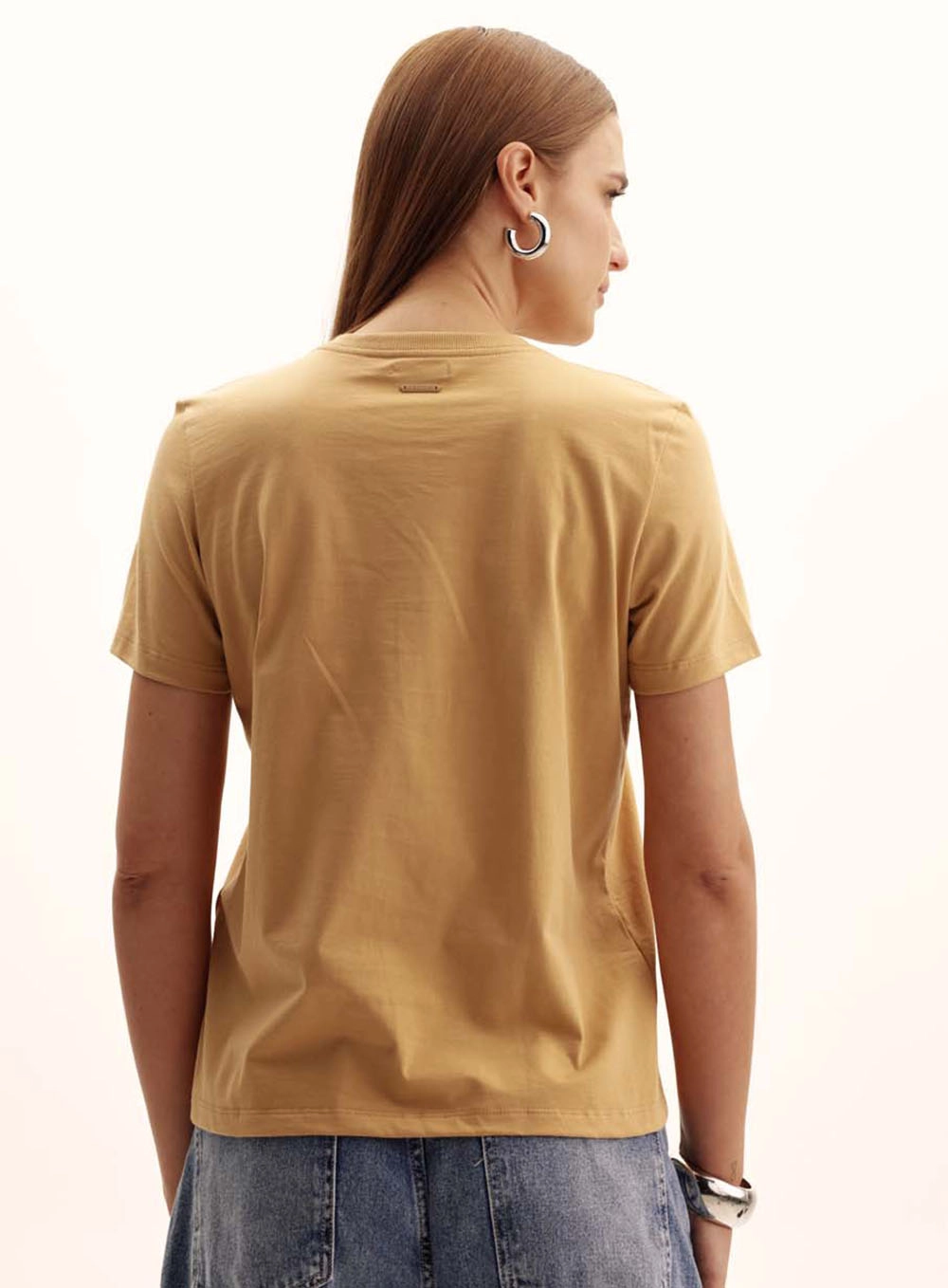 Camiseta Feminina Comfort Manga Curta Bege 4