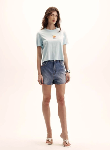 Camiseta Feminina Comfort Encurtada
