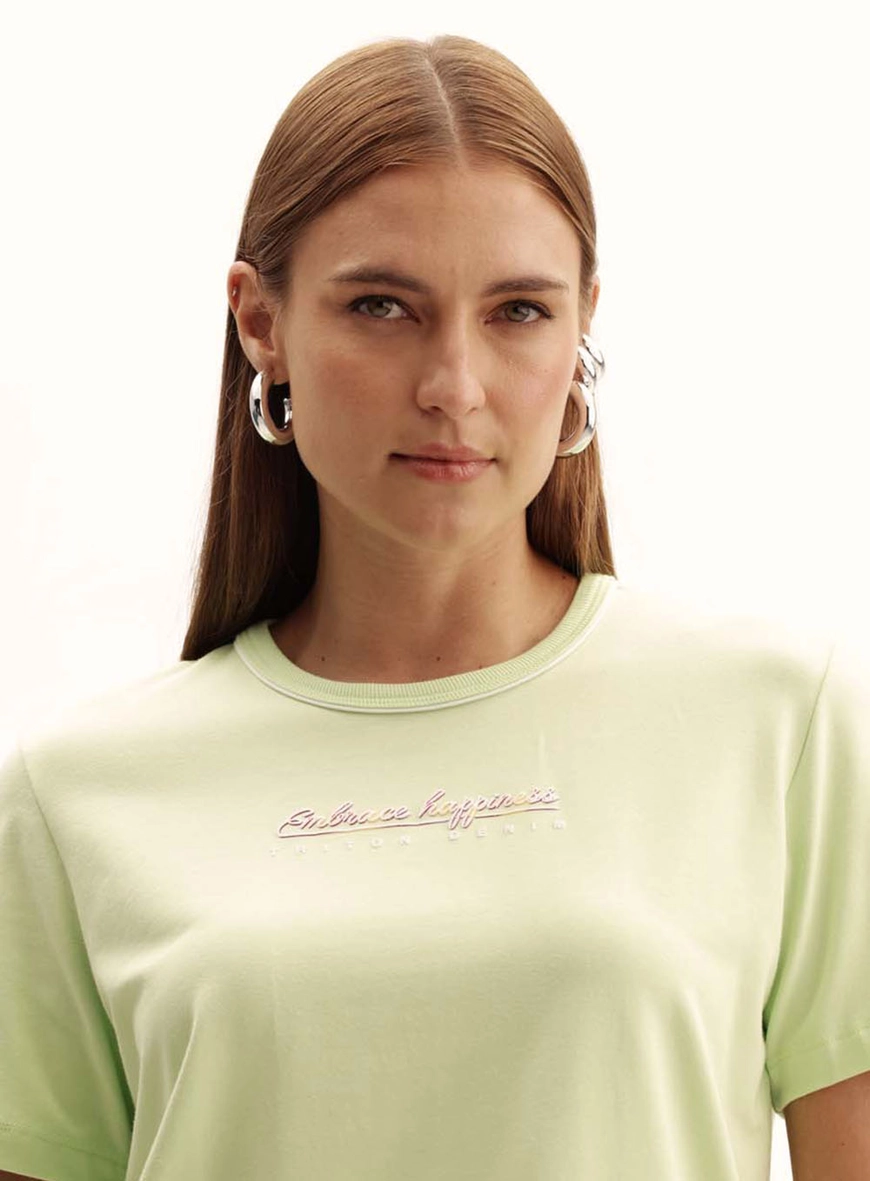 Camiseta Feminina Comfort Decote Redondo Verde 3