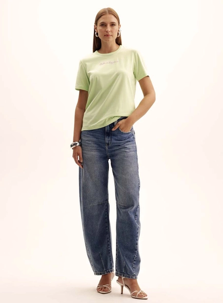 Camiseta Feminina Comfort Decote Redondo