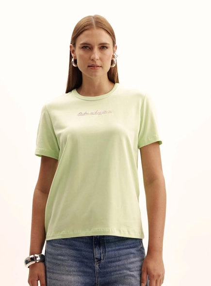 Camiseta Feminina Comfort Decote Redondo