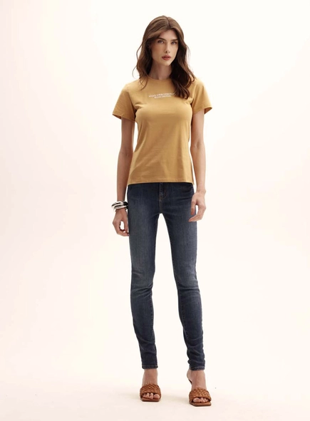 Camiseta Feminina Slim Gola Redonda