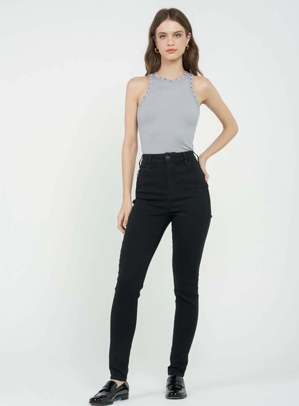 Regata Slim Com Aplicação De Tachas