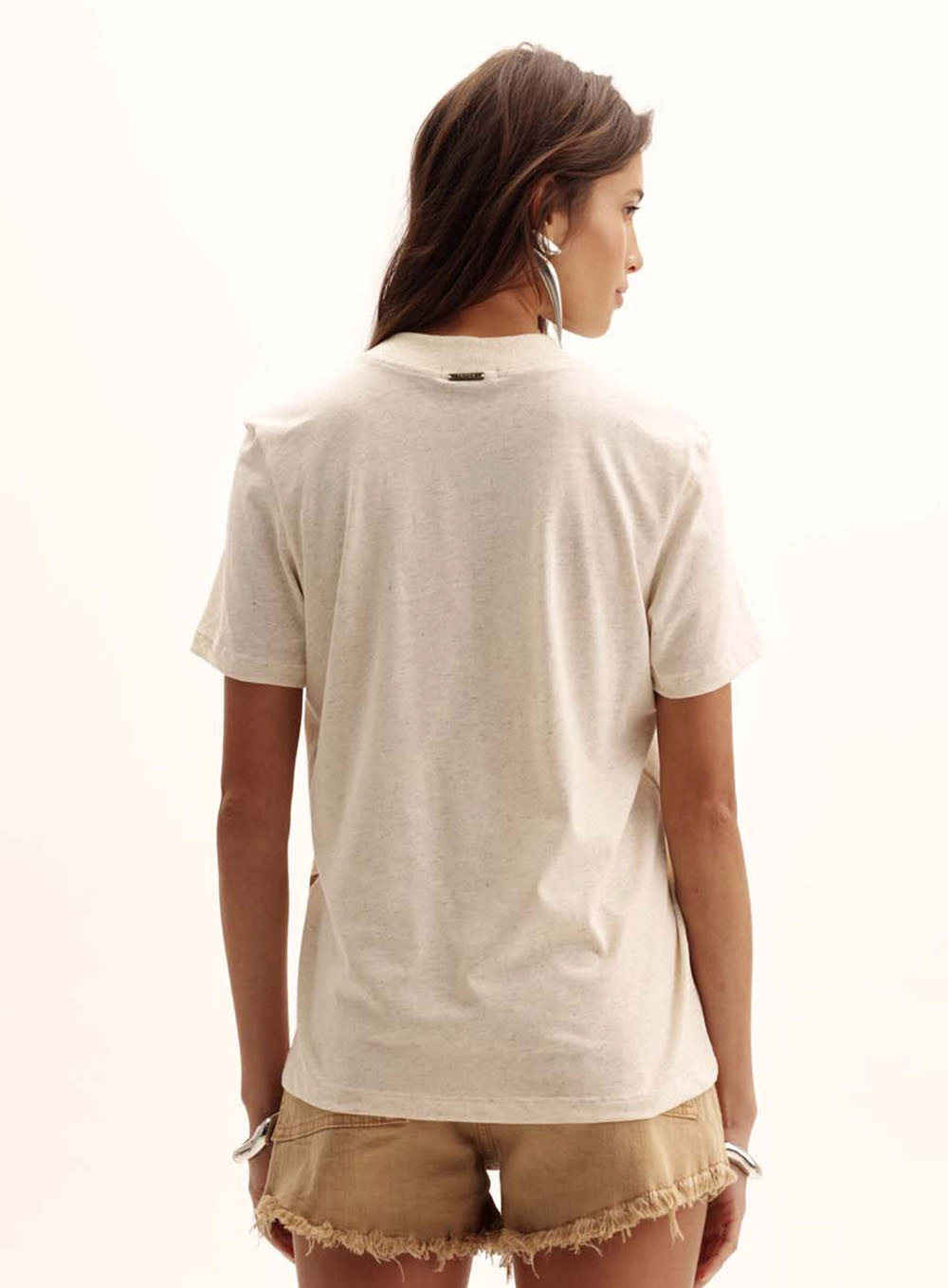 Camiseta Feminina Comfort Linho Alongada Bege 4