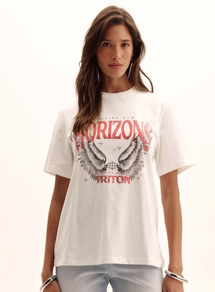 Camiseta Feminina Comfort Com Sobreposição