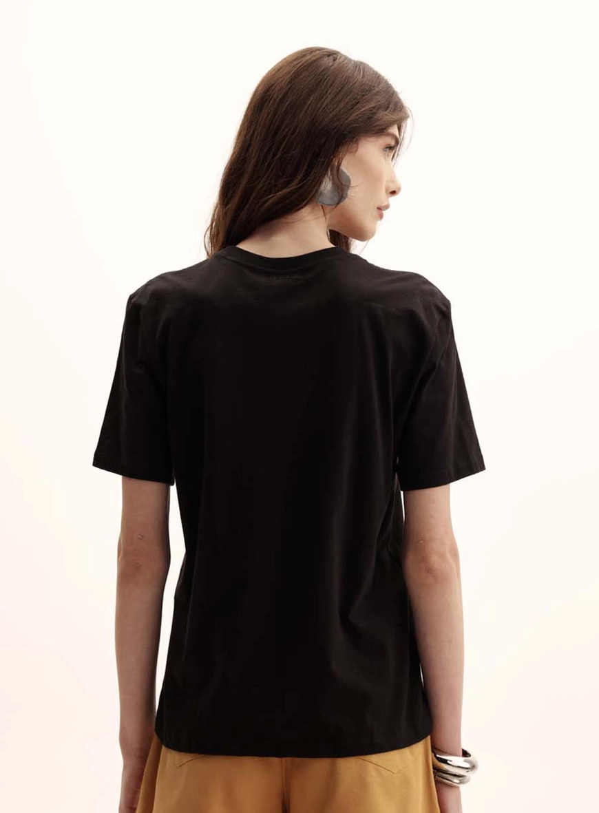 Camiseta Feminina Boy Com Logo Estampada Preto 4