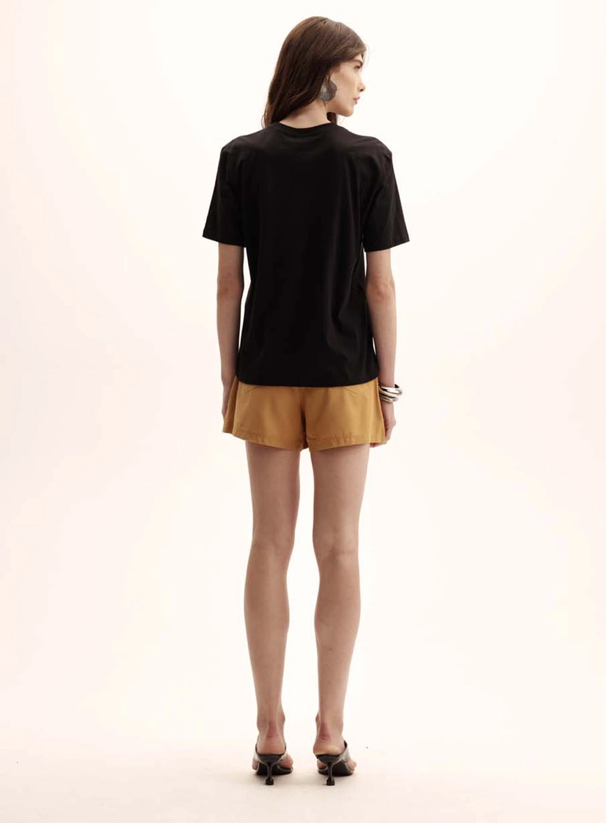 Camiseta Feminina Boy Com Logo Estampada Preto 5