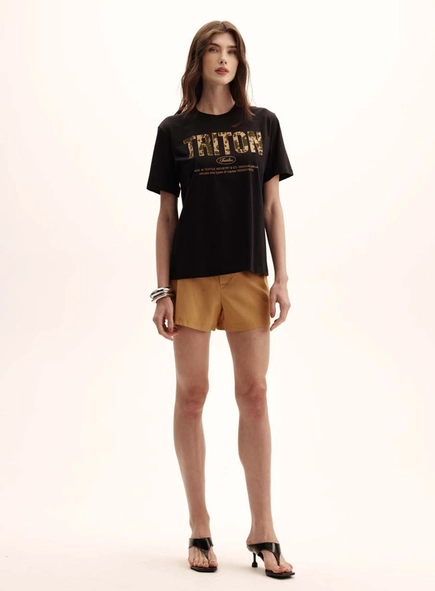 Camiseta Feminina Boy Com Logo Estampada