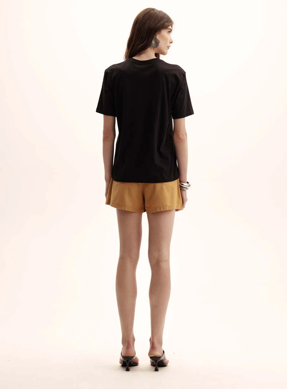 Camiseta Feminina Boy Com Logo Estampada Preto 5