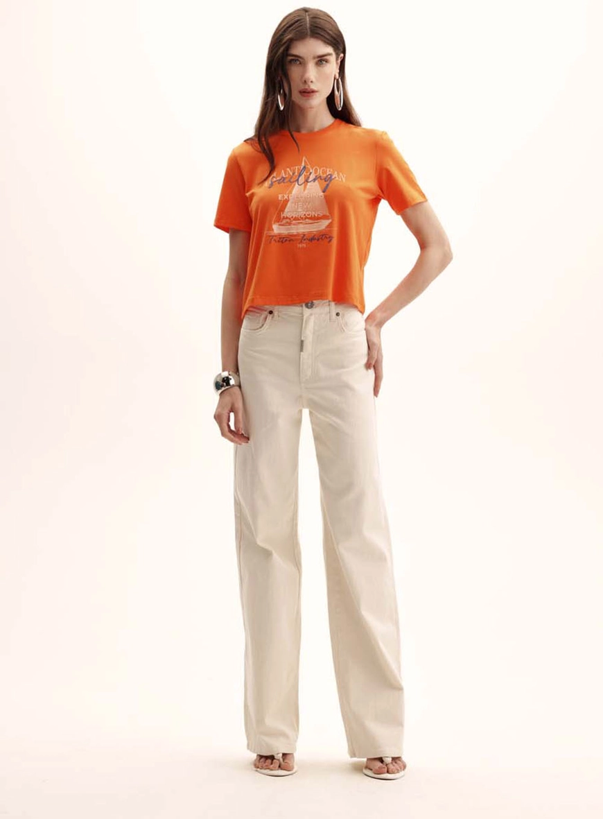 Camiseta Feminina Comfort Encurtada Laranja 1