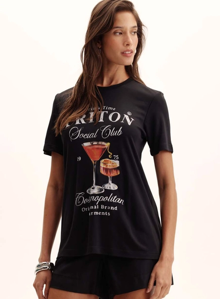 Camiseta Feminina Comfort Alongada Estampada