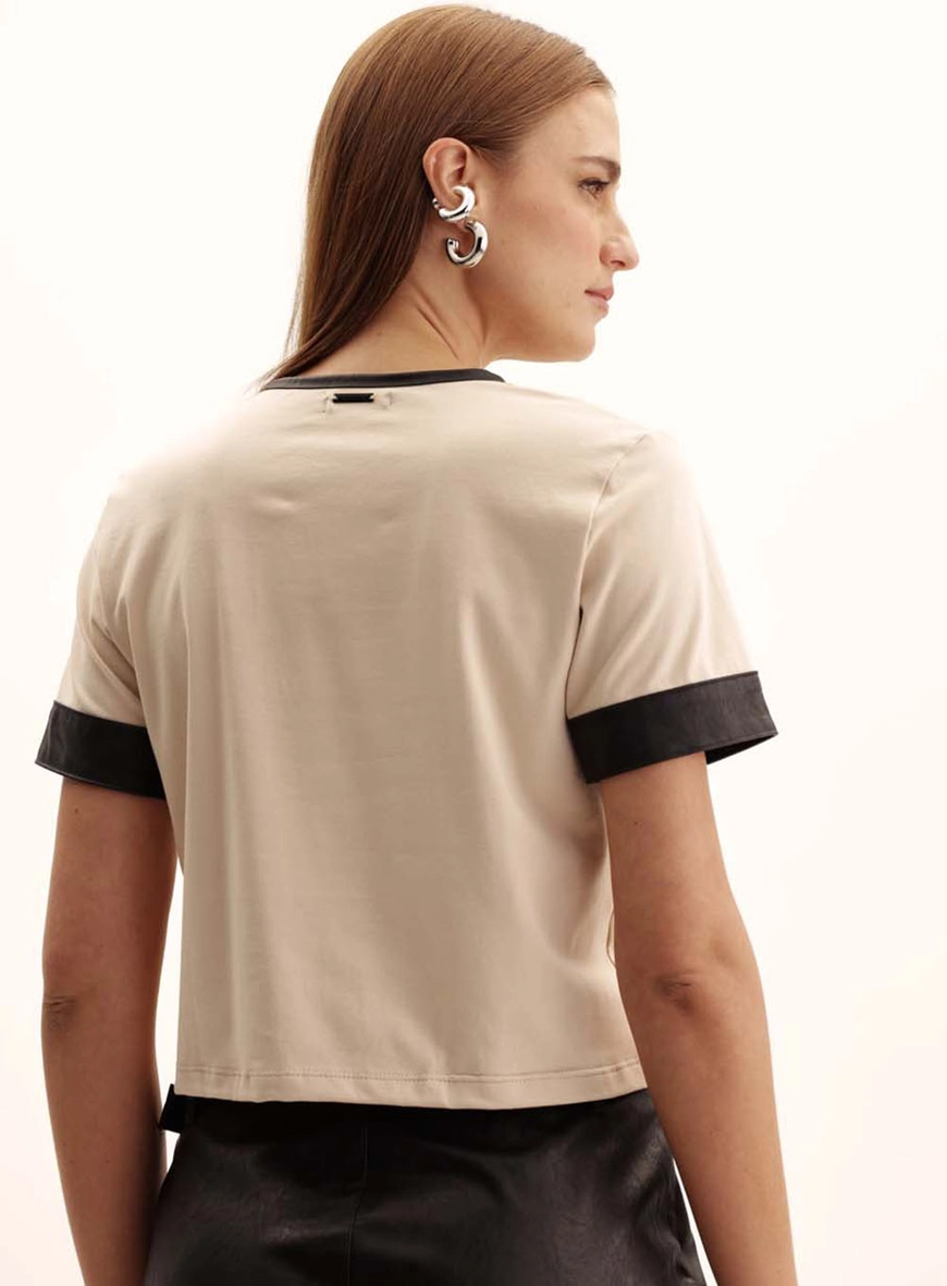 Camiseta Feminina Comfort Com Contraste Bege 3