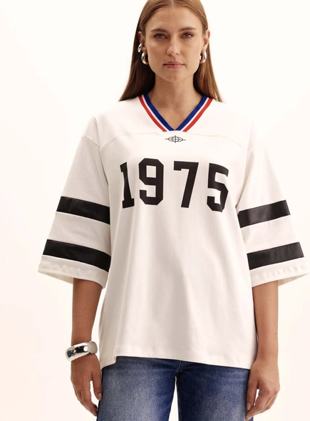 Camiseta Feminina Manga 3/4 Com Decote V