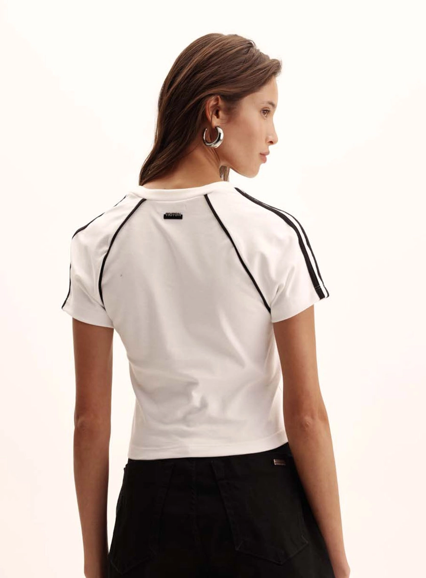 Camiseta Feminina Slim Decote V Off Shell 3