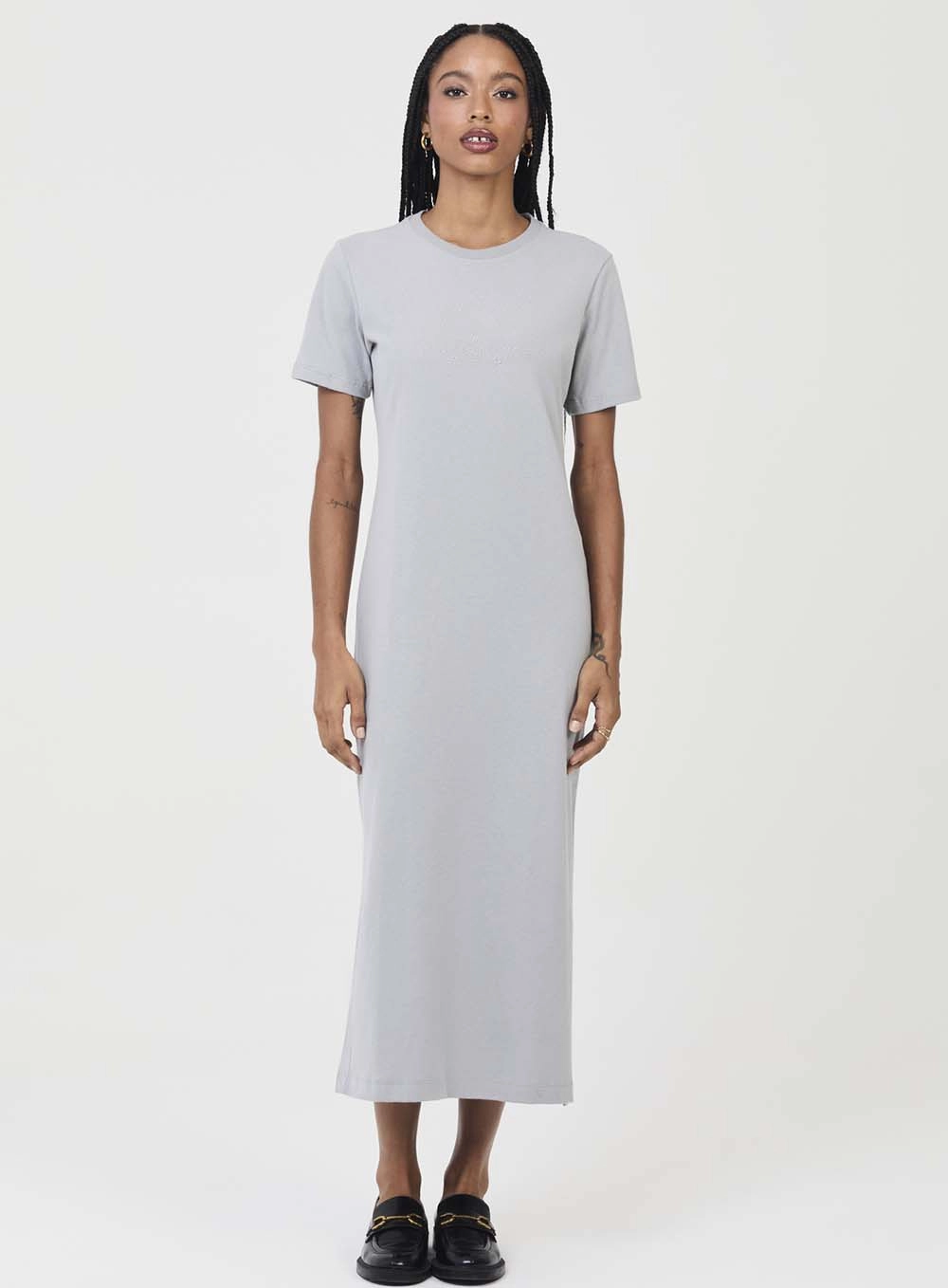 Vestido Comfort Midi Com Aplicação Cinza 1