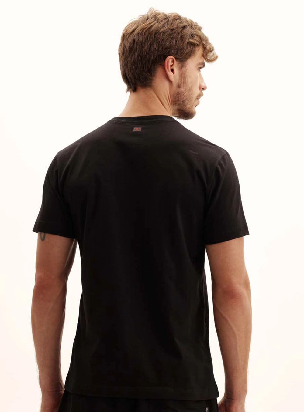 Camiseta Masculina Fit Com Logo Preto 4
