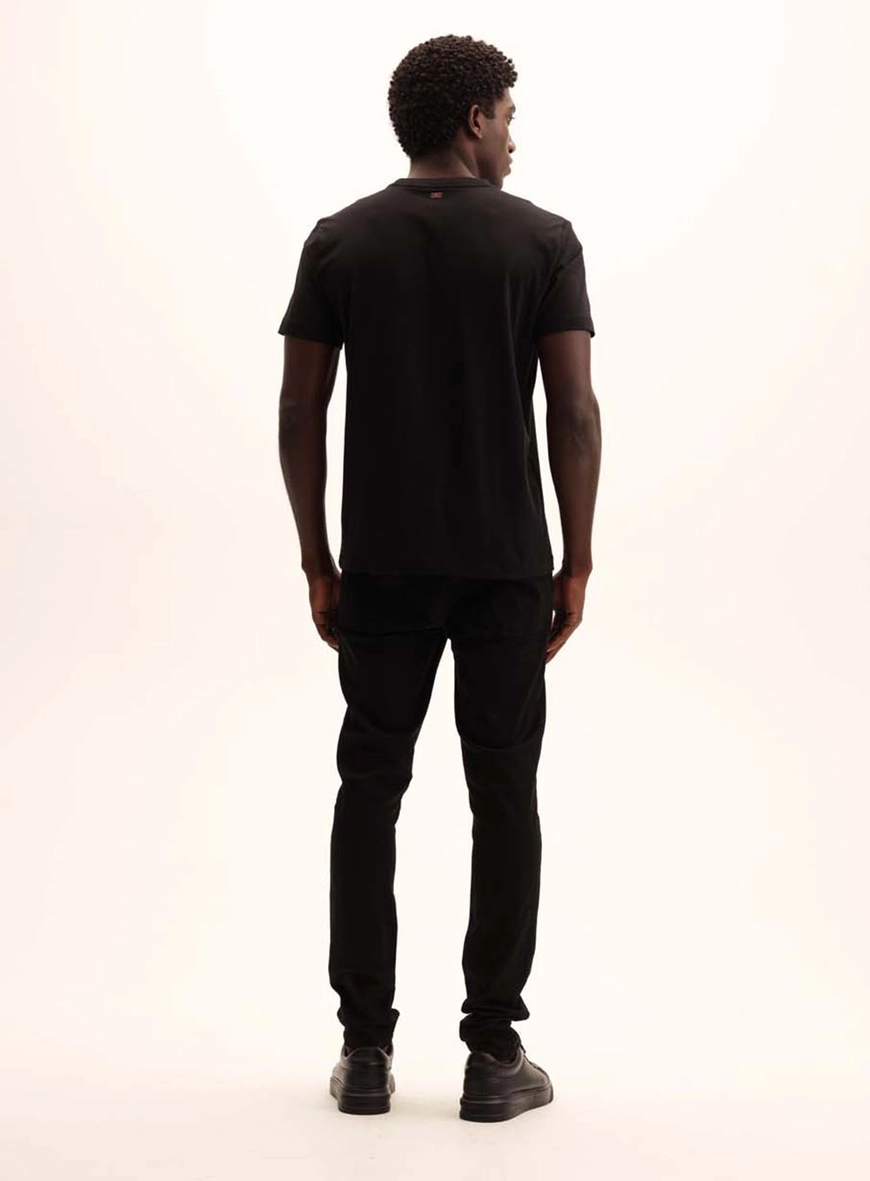 Camiseta Masculina New Logo Alto Relevo Preto 5