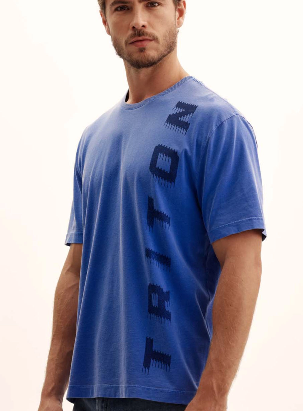 Camiseta Masculina Relaxed Logo Na Lateral Azul 3