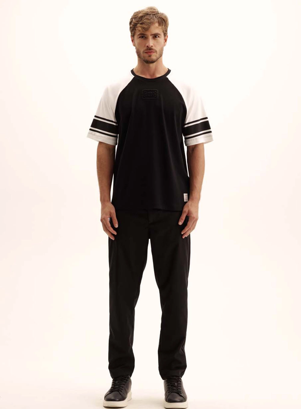 Camiseta Masculina Urban Contraste Na Manga Preto 1