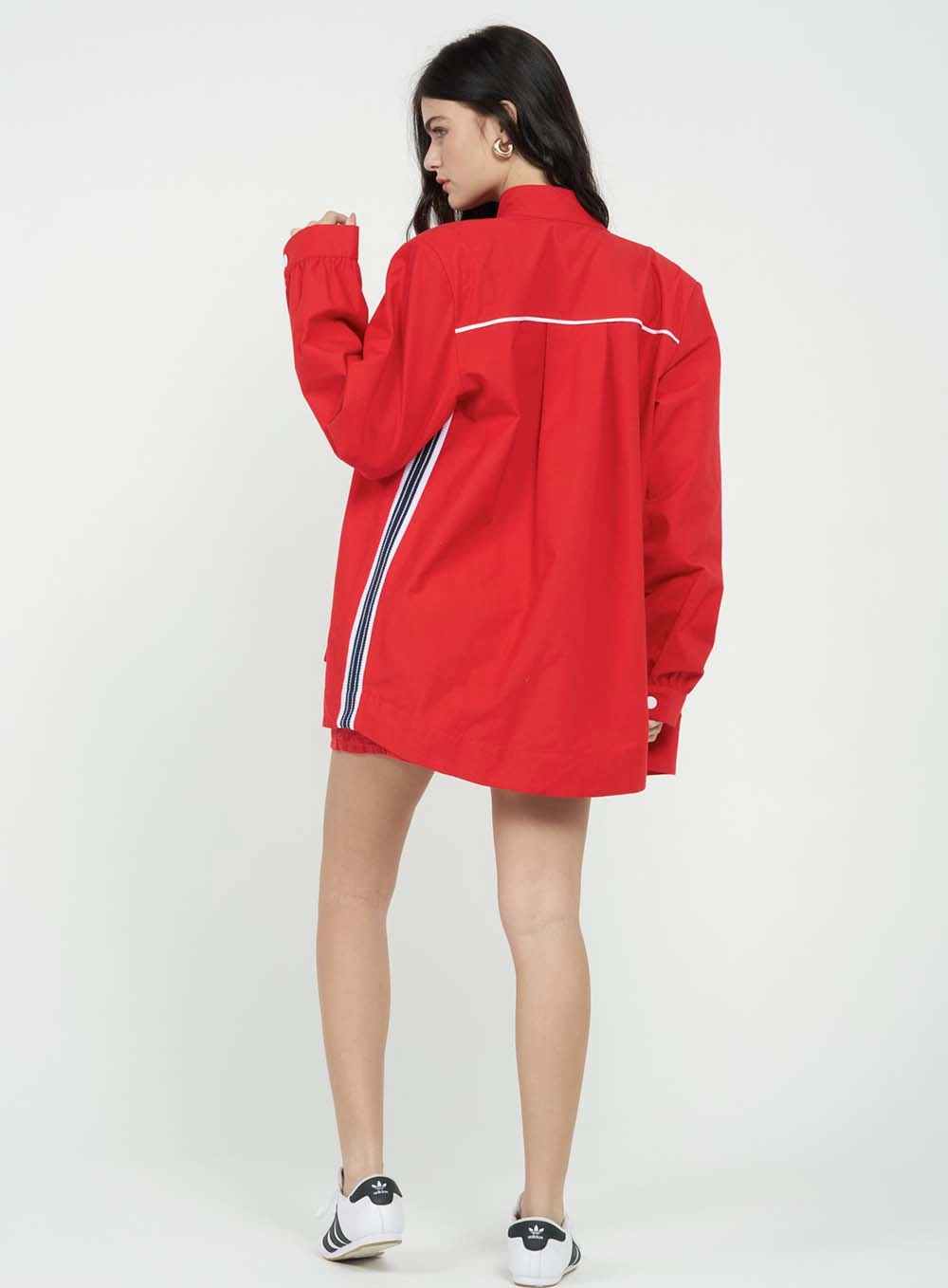Casaco Oversized Com Detalhe Bordado Vermelho 4
