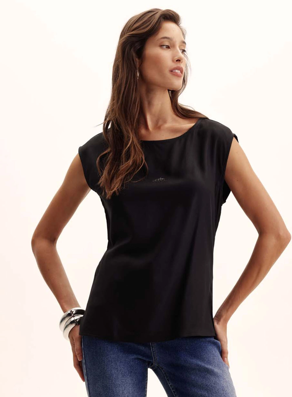Blusa Feminina Comfort Decote Canoa Preto 3