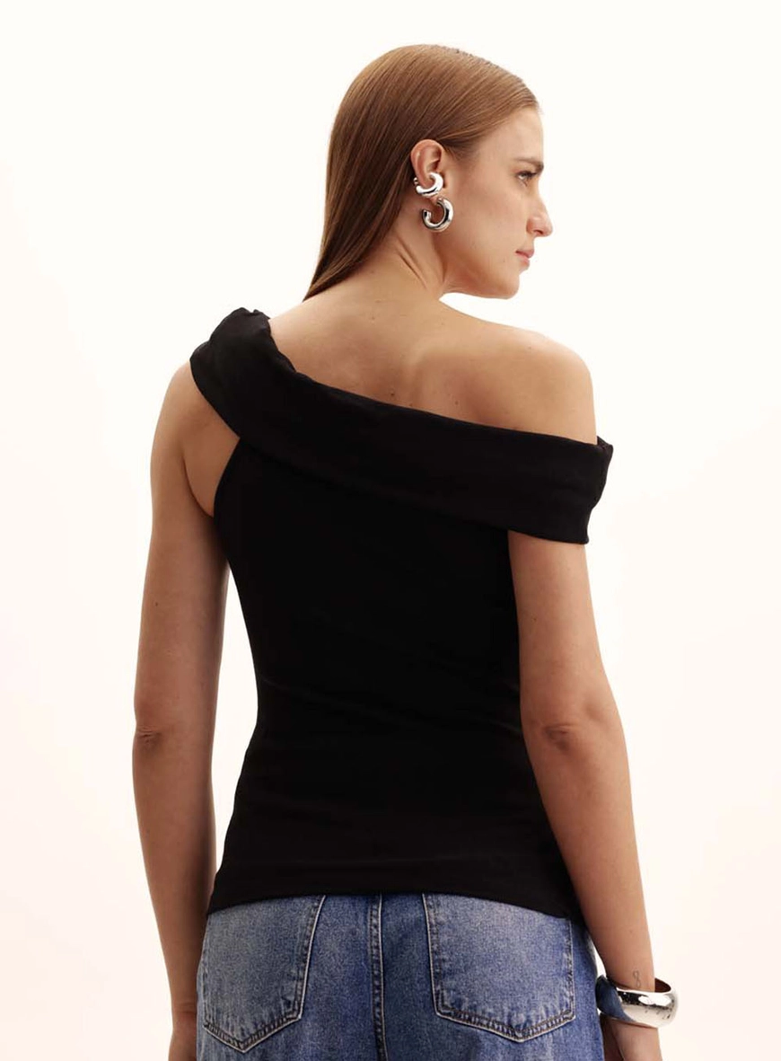 Blusa Feminina Small Ombro Ùnico Canelada Preto 4