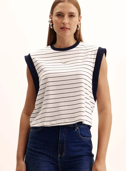 Blusa Feminina Comfort Com Manga Cavada Listrada