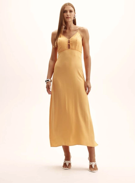 Vestido Comfort Busto Estruturado Com Recorte