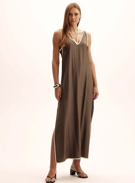 Vestido Comfort Longo Com Alças Largas E Finas