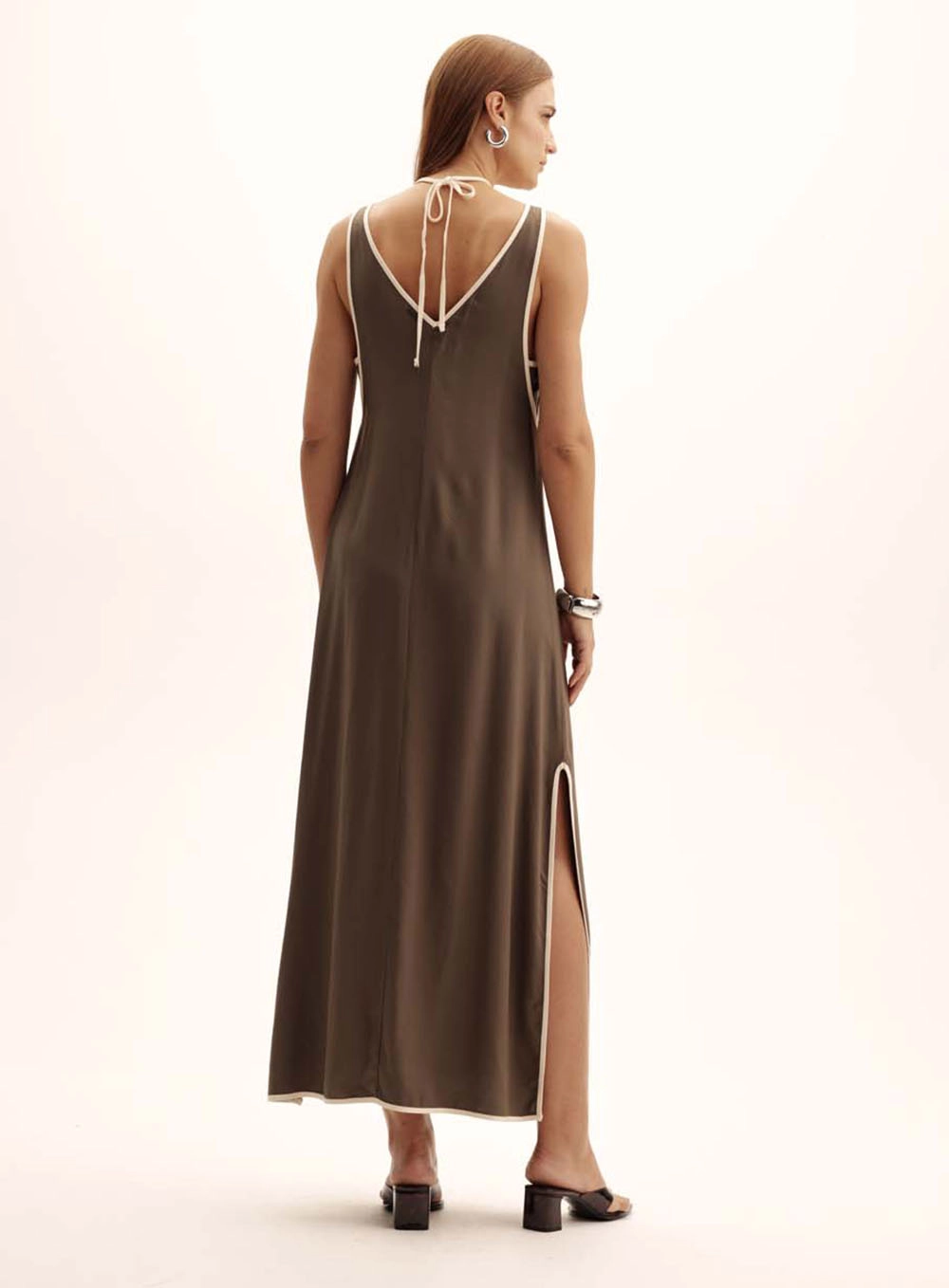 Vestido Comfort Longo Com Alças Largas E Finas Verde 3