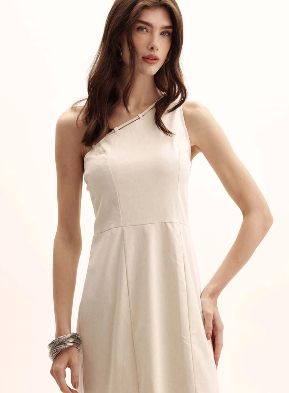 Vestido Comfort Ombro Só Com Fenda Bege 2