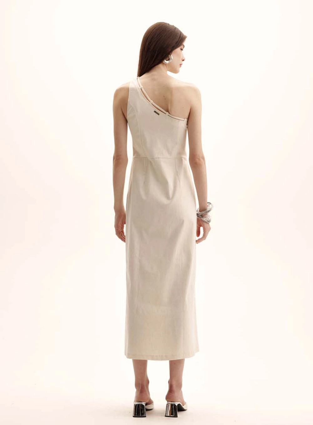 Vestido Comfort Ombro Só Com Fenda Bege 3