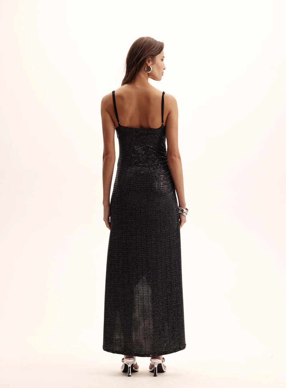 Vestido Com Fenda E Aplicação Preto 3